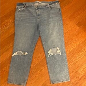 A&F 90’s High Rise Light Wash Jeans. NWOT‎